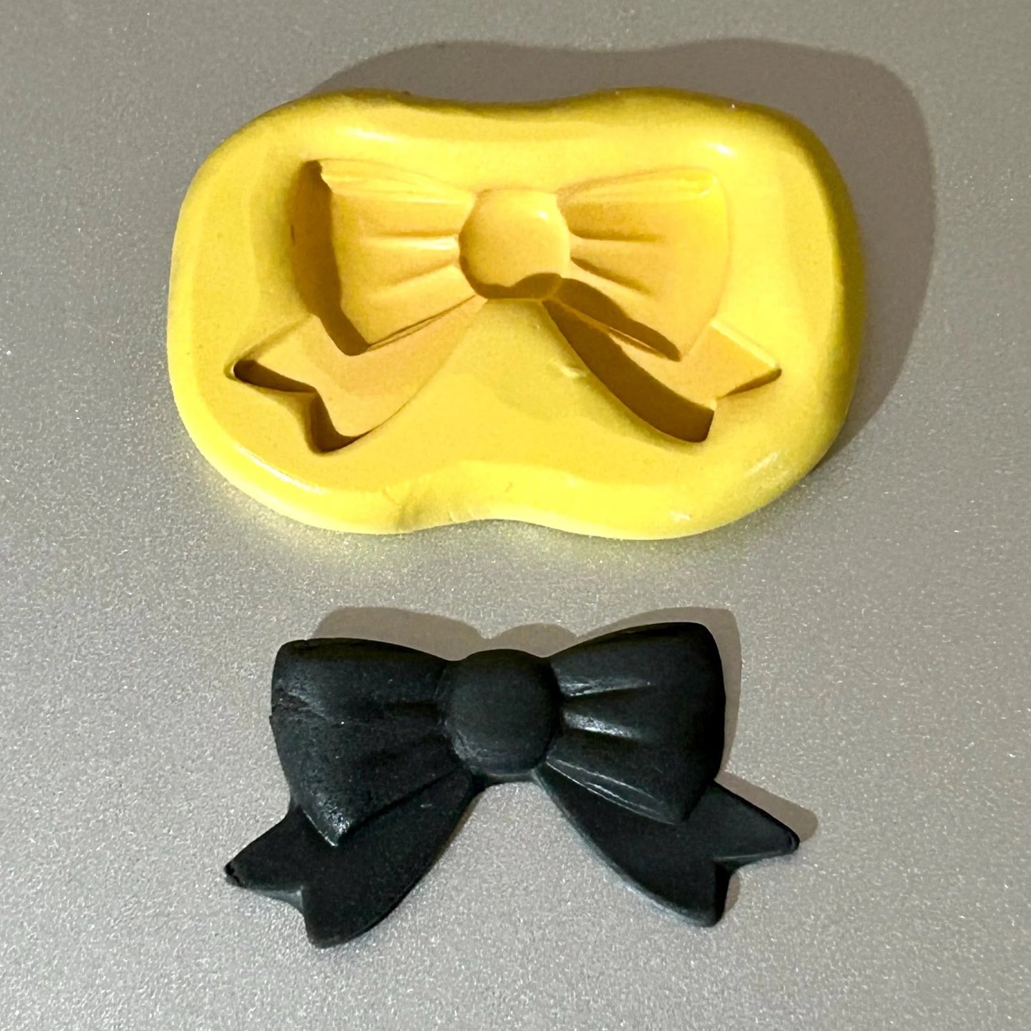 Medium Coquette Bow Mold